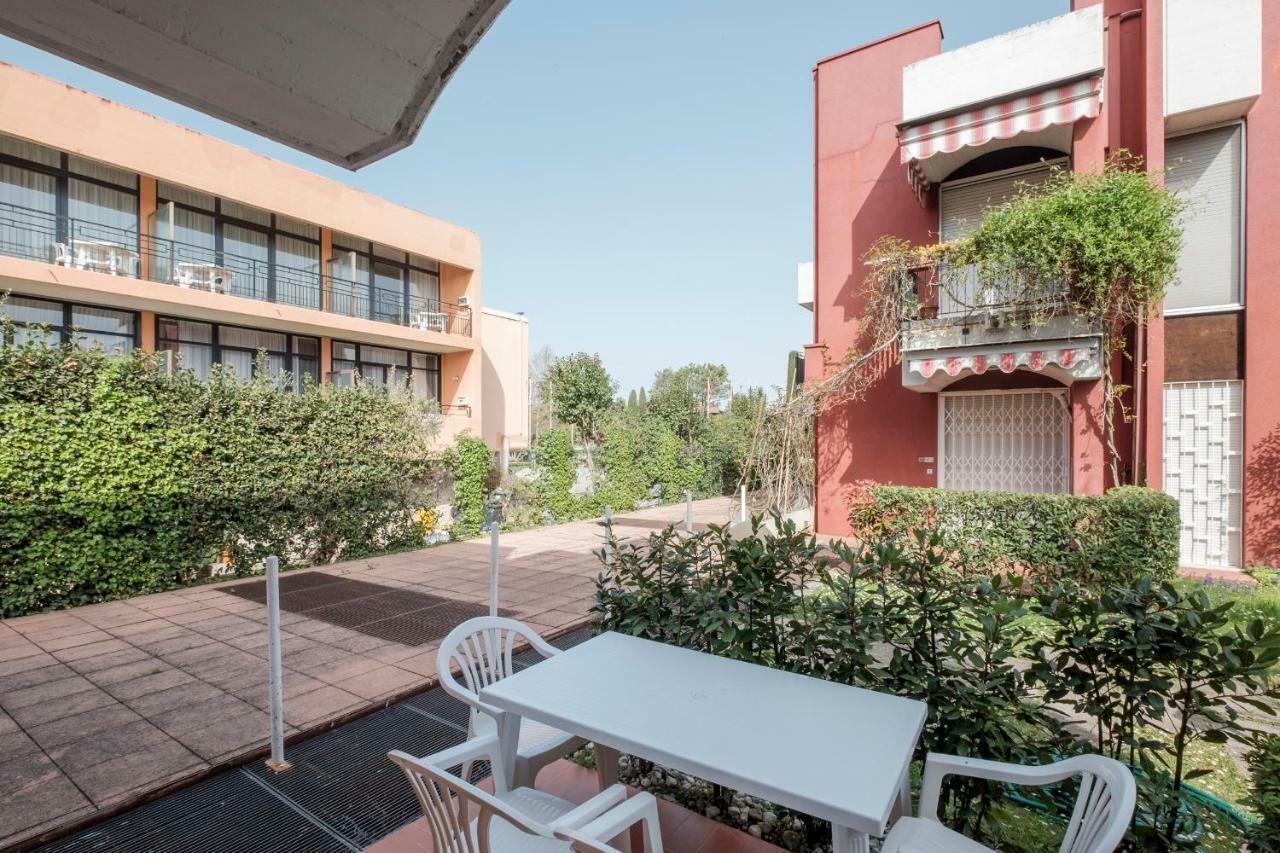 Residence Holiday Sirmione B8 Buitenkant foto